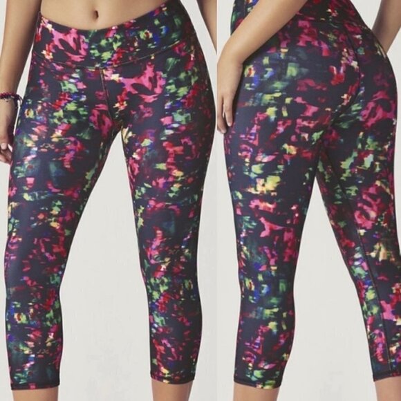 Fabletics Women's EUC Mid Rise Salar Capri Black Chroma Colorful Leggings Small - Picture 1 of 6